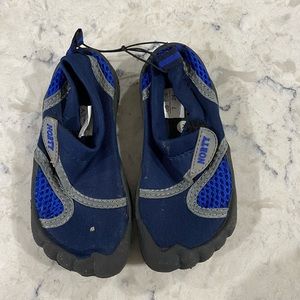 Toddler water shoes